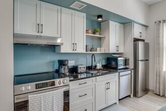 4 Bridge St in Nashua, NH - Building Photo - Building Photo