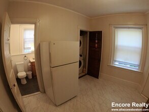 36 High St in Brookline, MA - Building Photo - Building Photo