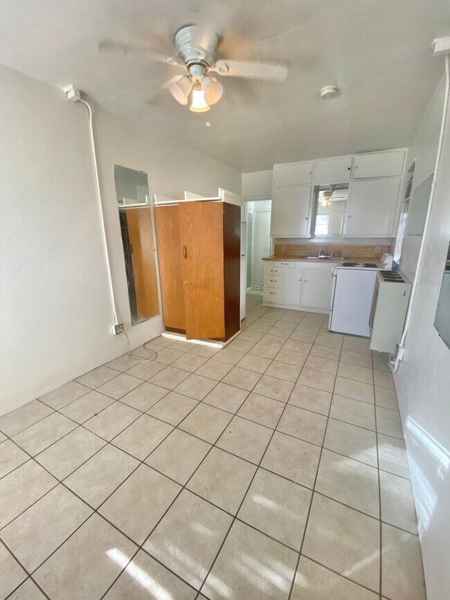 2324 28th St in Lubbock, TX - Foto de edificio - Building Photo