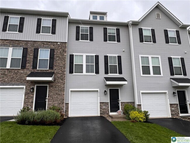 7634 Clayton Ave in Coopersburg, PA - Building Photo - Building Photo