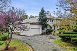 12 Summit Rd in Lexington, MA - Building Photo - Building Photo