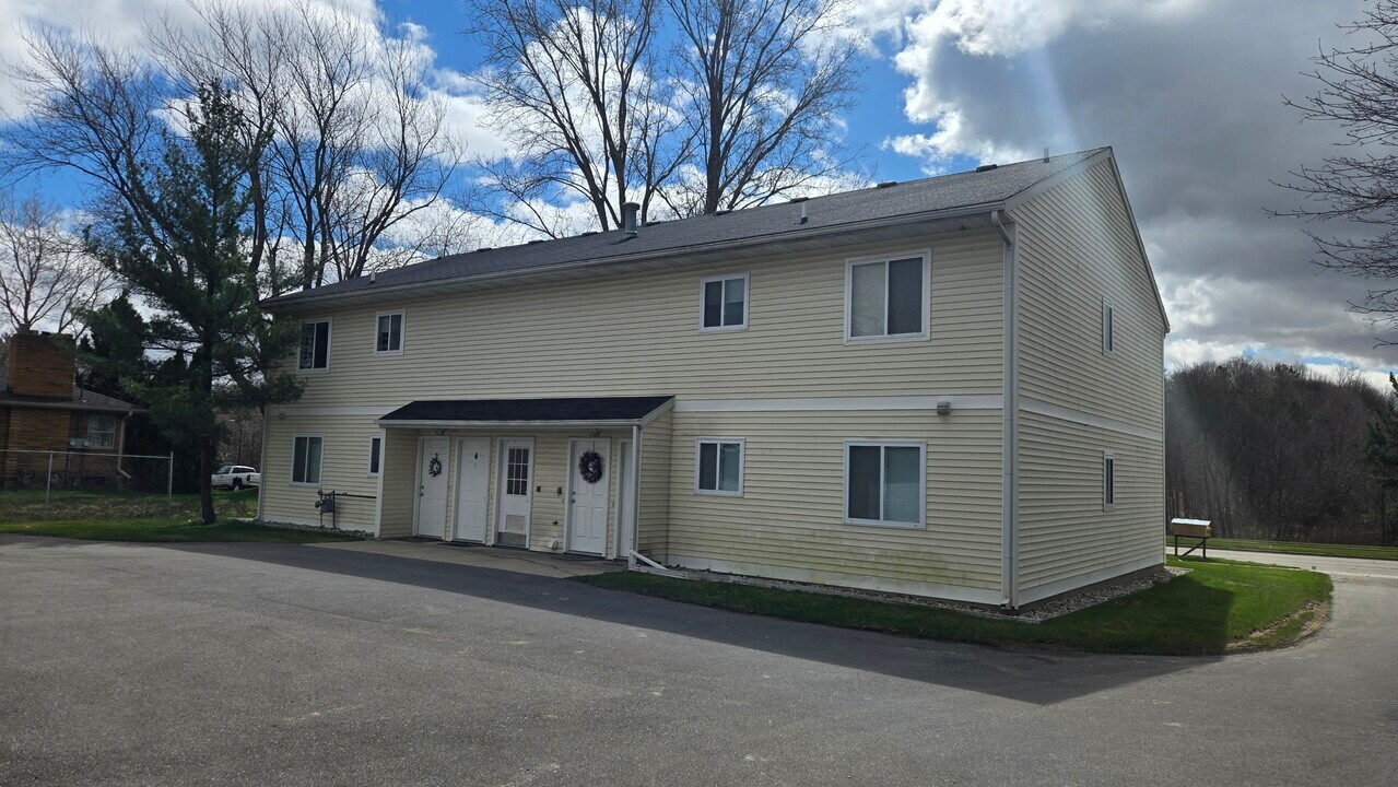 1063 E 16th St, Unit 4 Upstairs in Holland, MI - Building Photo