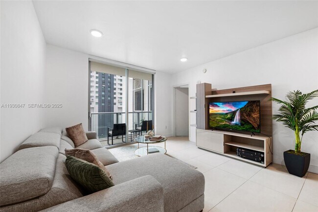 1100 S Miami Ave in Miami, FL - Building Photo - Building Photo