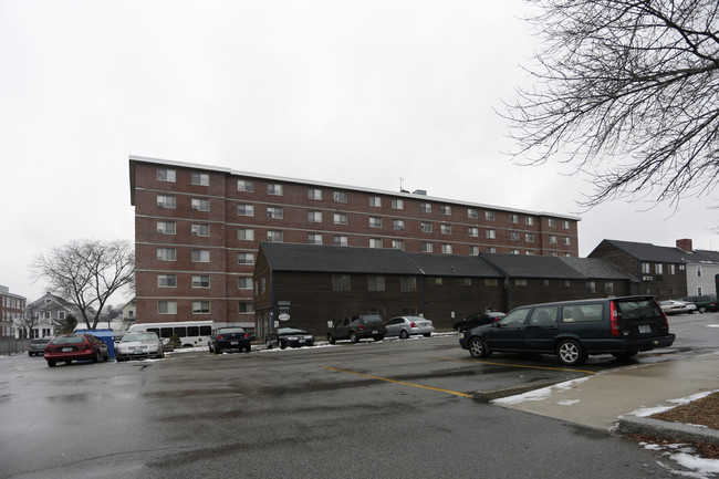 Feaster Apartments in Portsmouth, NH - Building Photo - Building Photo