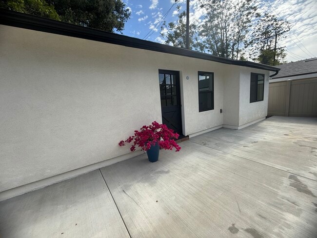 property at 3059 Sycamore Ave