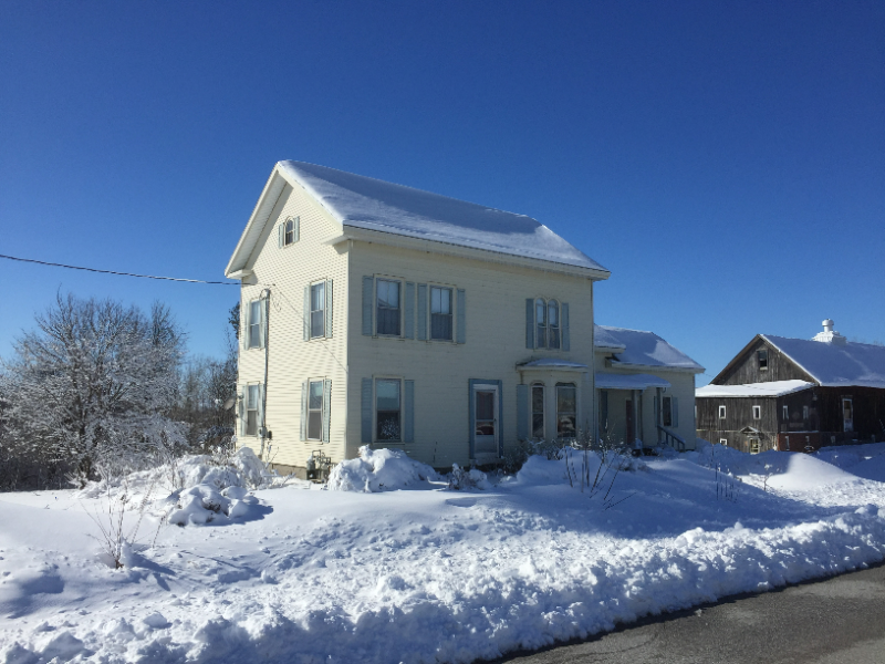 49 Parah Dr in St. Albans, VT - Building Photo