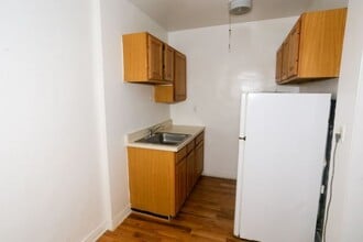 533 W Roscoe St in Chicago, IL - Building Photo - Building Photo