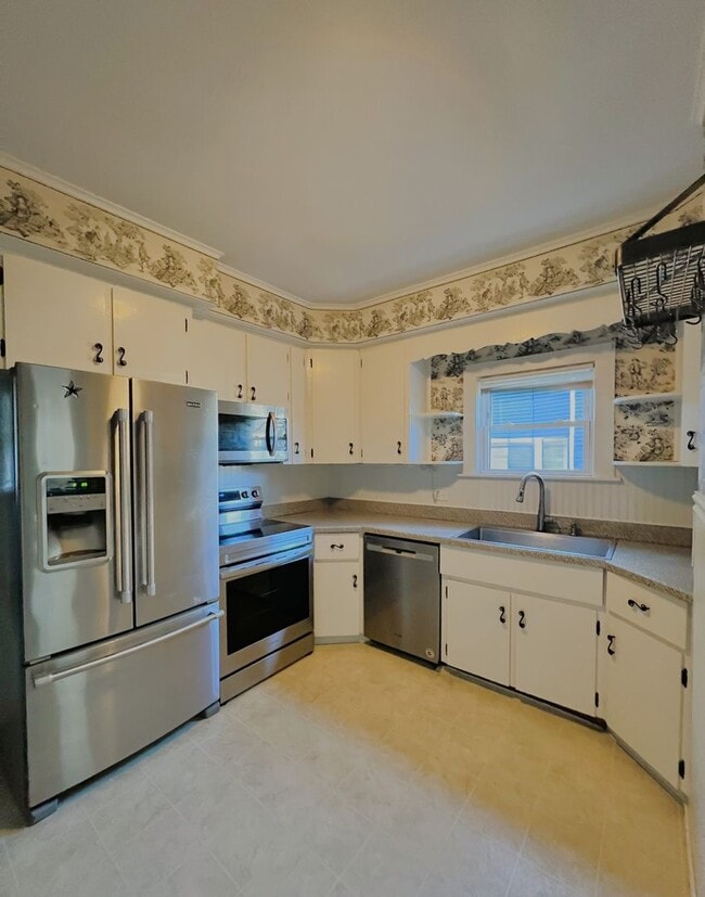 17 Harding St in Pittsfield, MA - Building Photo - Building Photo