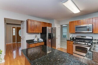 3615 Fairfax Ct E in Aurora, IL - Building Photo - Building Photo