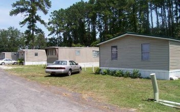 SE Andrew Park Dr in Lake City, FL - Foto de edificio - Building Photo