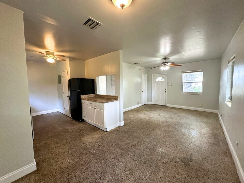 1206 NW 17th Ave in Fort Lauderdale, FL - Building Photo