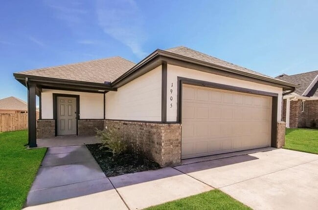 1905 Crimson Lake Blvd in El Reno, OK - Building Photo - Building Photo
