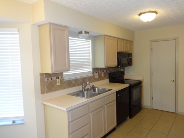 2097 Earlsway Dr in Grove City, OH - Building Photo - Building Photo