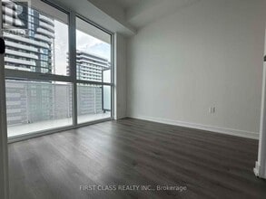 225 Commerce St in Vaughan, ON - Building Photo - Building Photo