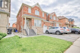 3554 Stonecutter Crescent in Mississauga, ON - Building Photo