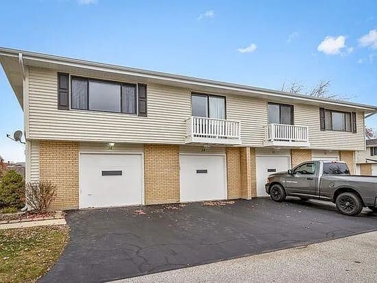 property at 36 Tonset Ct