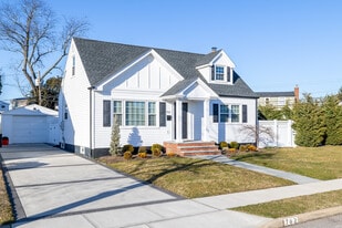 762 Caryl St in Franklin Square, NY - Building Photo