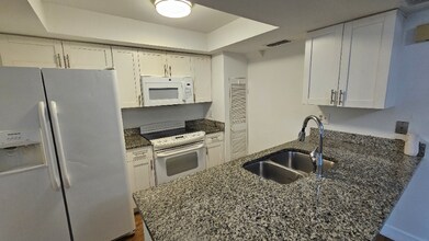 4903 Catalina Dr in Naples, FL - Building Photo - Building Photo