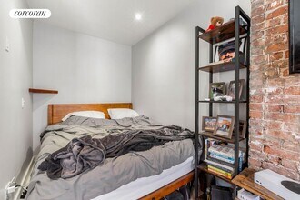 116 Perry St in New York, NY - Building Photo - Building Photo