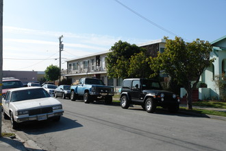 701 Mills Ave in San Bruno, CA - Building Photo - Building Photo