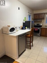 10 Fairington Crescent in Hamilton, ON - Building Photo - Building Photo