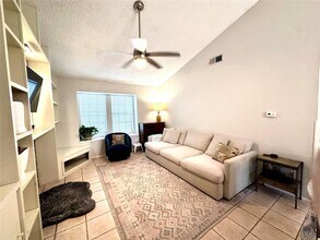 1411 Gracy Farms Ln in Austin, TX - Building Photo - Building Photo