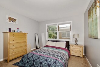 4826 N Linder Ave in Chicago, IL - Building Photo - Building Photo