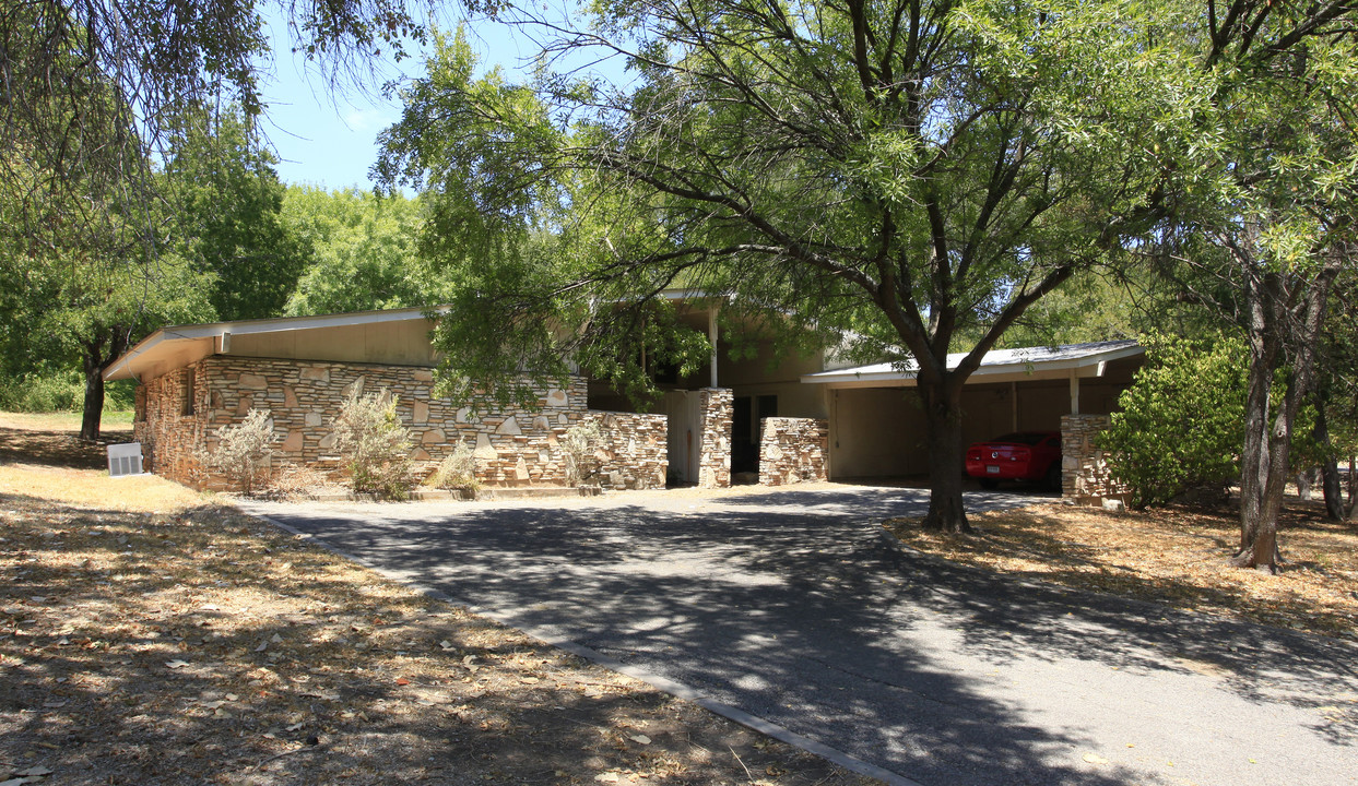 100-104 Bulian Ln in Austin, TX - Foto de edificio