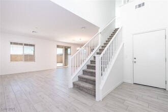 8142 Skye Vineyard Dr in Las Vegas, NV - Building Photo - Building Photo