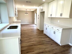 305 Heathgate Dr in Houston, TX - Building Photo - Building Photo