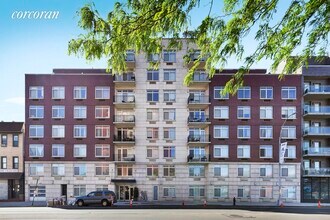 30-50 21st St-Unit -: 5Q in Queens, NY - Foto de edificio - Building Photo