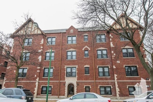 property at 1819 W Leland Ave