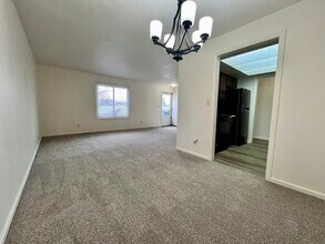 1191 E David Rd in Dayton, OH - Building Photo - Building Photo