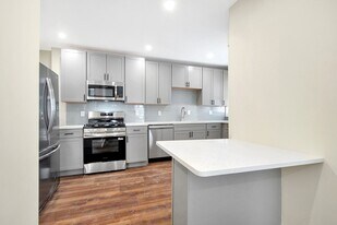 105 School St, Unit 105 in Boston, MA - Building Photo