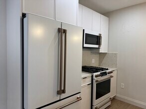 100 Lincoln St in Boston, MA - Building Photo - Building Photo