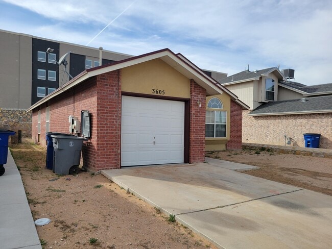 3605 Tierra Zafiro Dr in El Paso, TX - Building Photo - Building Photo