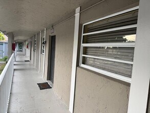 11207 Royal Palm Blvd, Unit 11207 in Coral Springs, FL - Foto de edificio - Building Photo