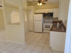 729 SE Lansdowne Ave in Port St. Lucie, FL - Building Photo - Building Photo