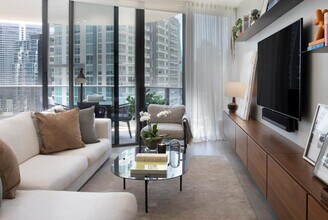 1000 Brickell Plz, Unit 2201 in Miami, FL - Building Photo - Building Photo