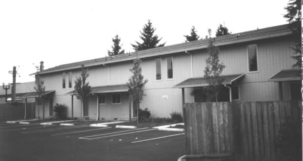 1068 E Main St in Hillsboro, OR - Building Photo