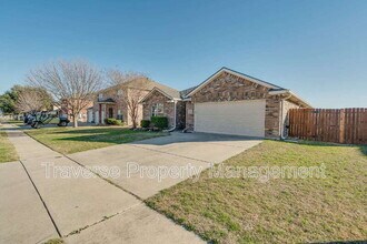 629 Sparrow Dr in Saginaw, TX - Building Photo - Building Photo