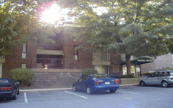 Somerset in Silver Spring, MD - Foto de edificio - Building Photo