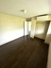 550 S John Young Pkwy in Orlando, FL - Foto de edificio - Building Photo
