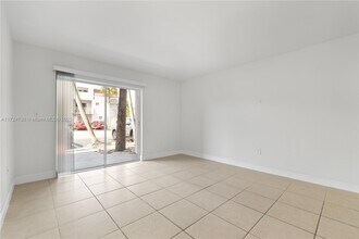 2660 W 76th St in Hialeah, FL - Building Photo - Building Photo
