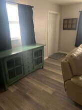 1937 Collier Ave in Ft. Myers, FL - Foto de edificio - Building Photo