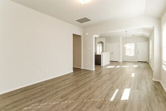 3777 Alexus Dr in Conroe, TX - Building Photo - Building Photo