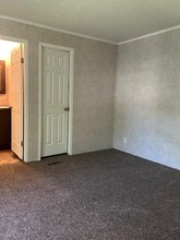 185 Parker Lake Dr in Oxford, MI - Building Photo - Building Photo