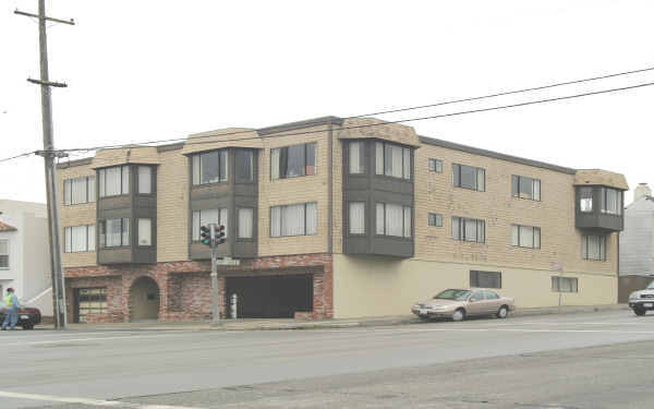 900 Rivera St in San Francisco, CA - Foto de edificio