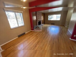 911 Holland Park Blvd in Colorado Springs, CO - Building Photo - Building Photo