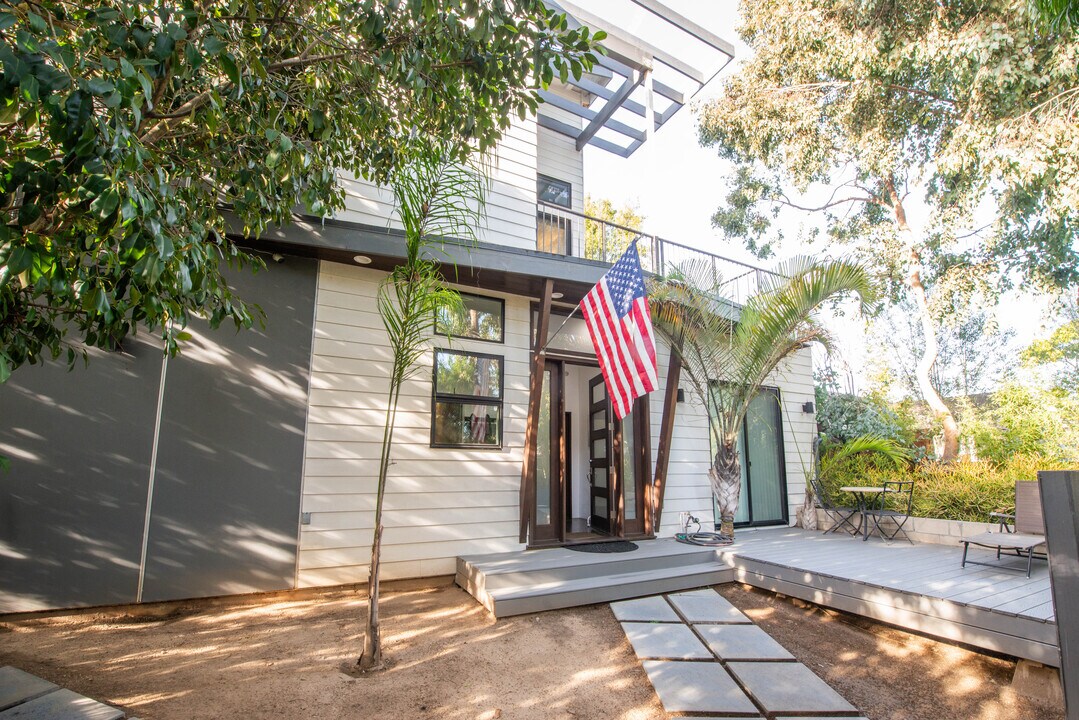 809 Warren Ave in Los Angeles, CA - Building Photo